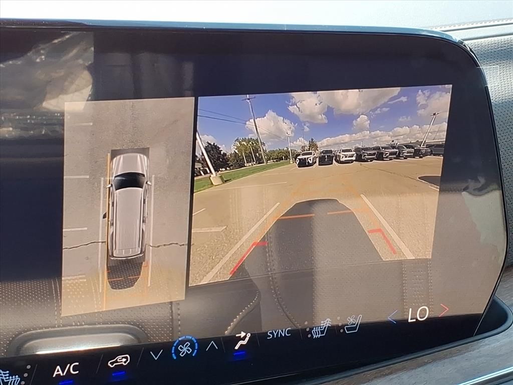 Thumbnail: 2026 Chevrolet Suburban - 18