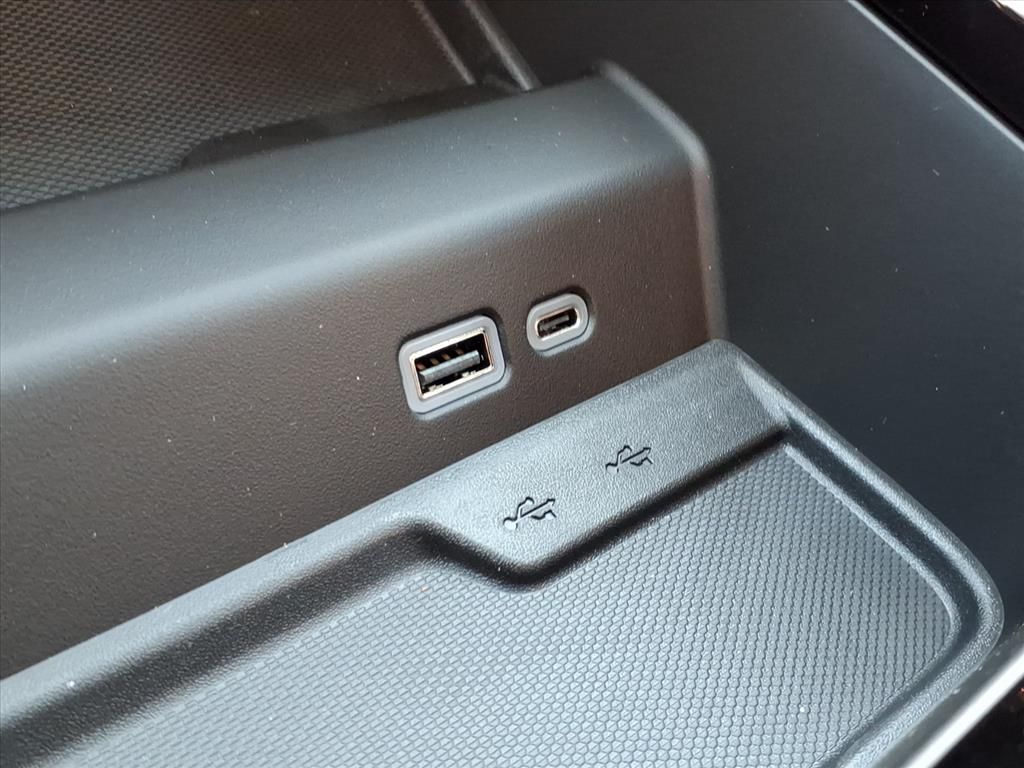 Thumbnail: 2026 Chevrolet Suburban - 12