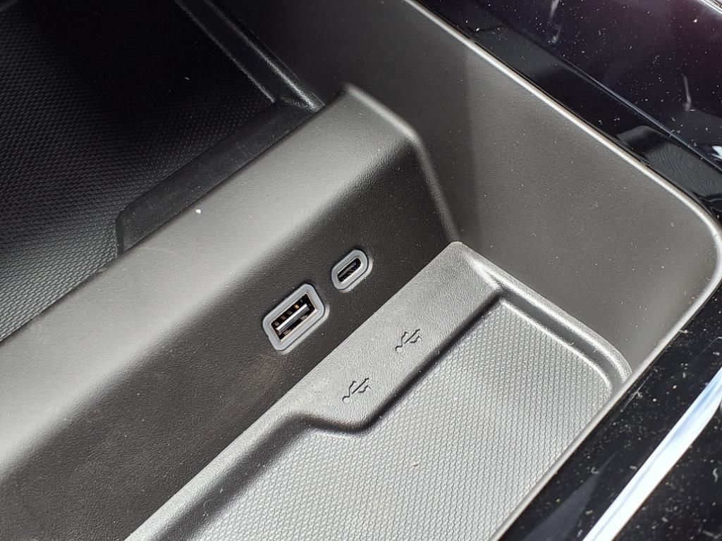 Thumbnail: 2025 Chevrolet Suburban - 12