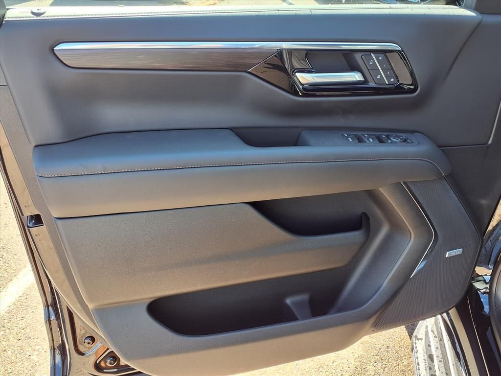 Thumbnail: 2026 Chevrolet Tahoe - 16