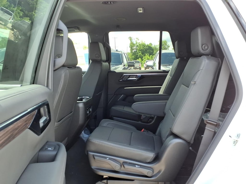 Thumbnail: 2026 Chevrolet Tahoe - 10