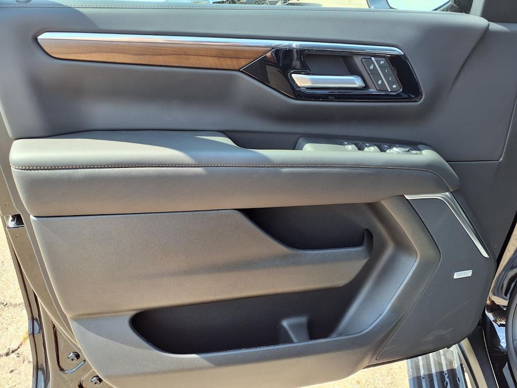Thumbnail: 2026 Chevrolet Tahoe - 13