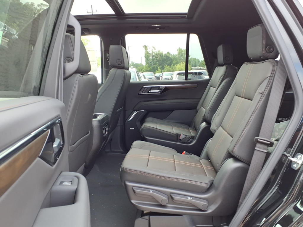 Thumbnail: 2026 Chevrolet Tahoe - 9