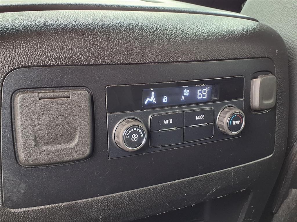 Thumbnail: 2020 Chevrolet Suburban - 11