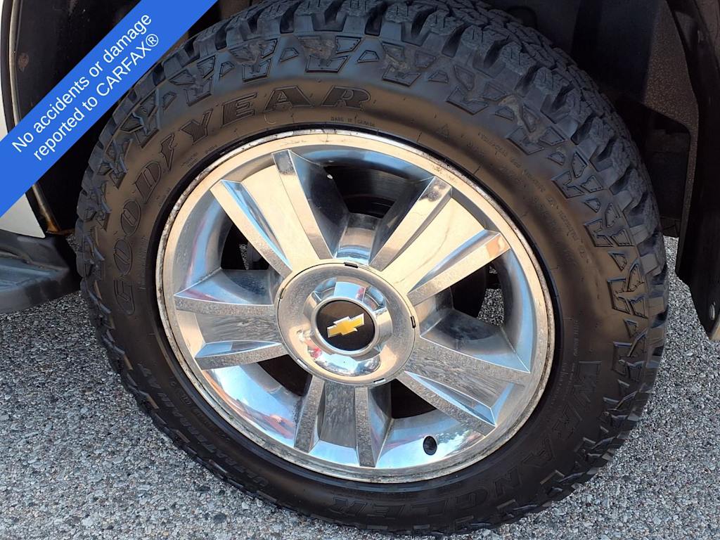 Thumbnail: 2010 Chevrolet Tahoe - 8