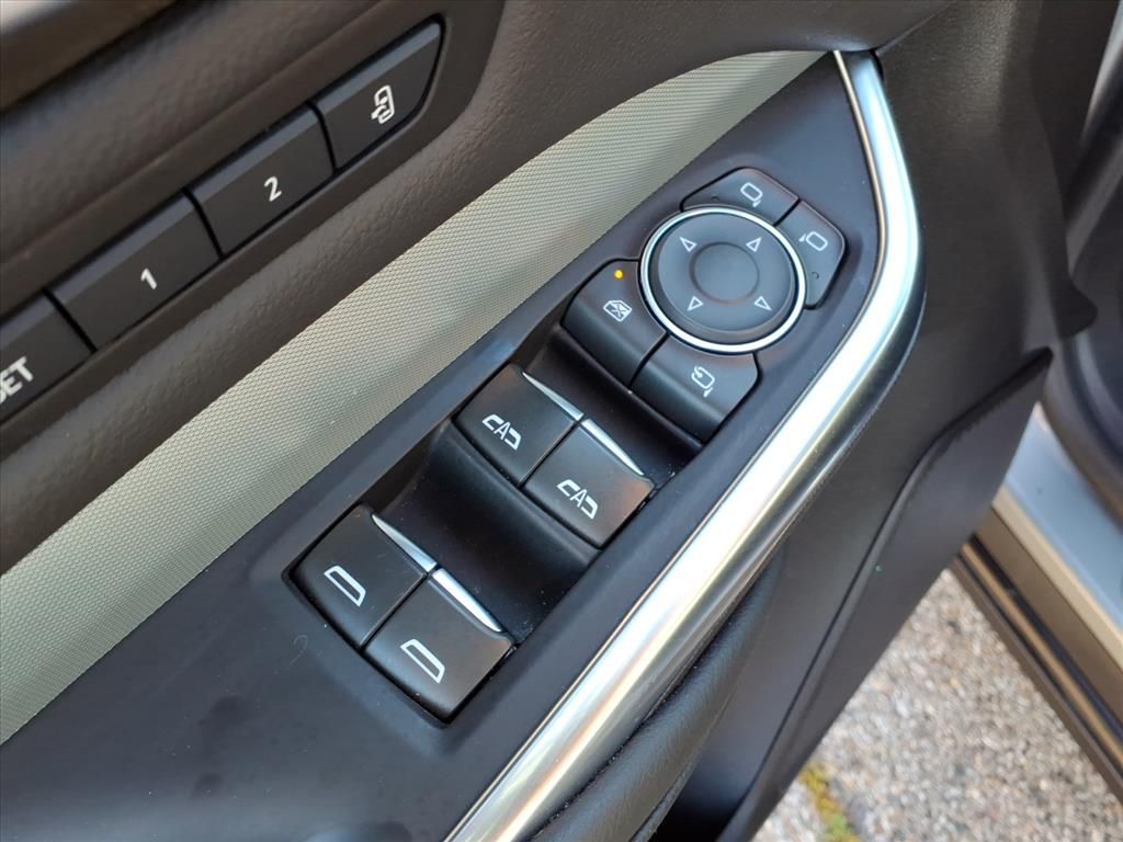 Thumbnail: 2023 Cadillac XT4 - 19