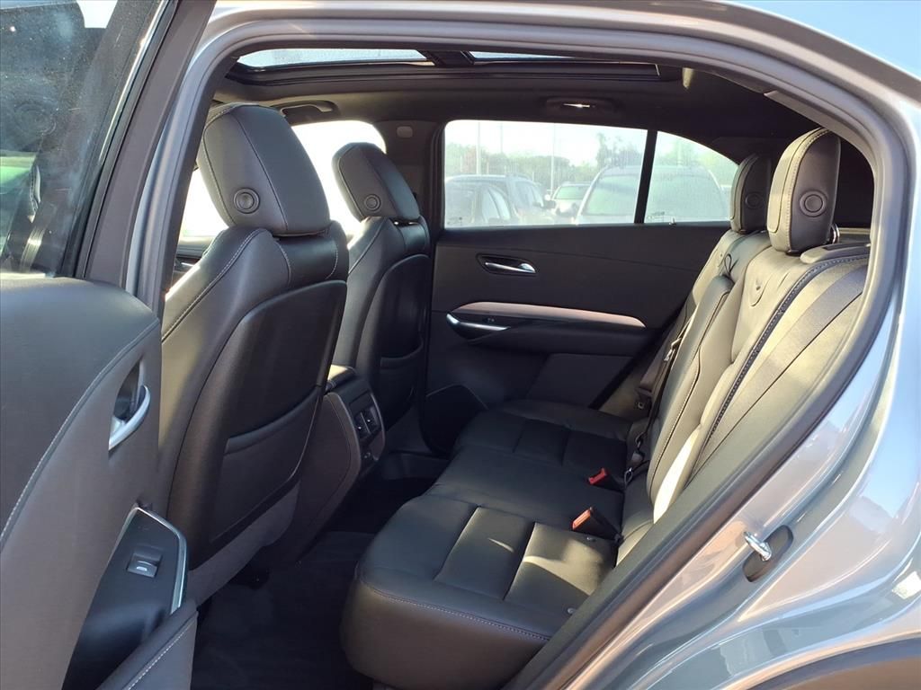 Thumbnail: 2023 Cadillac XT4 - 9