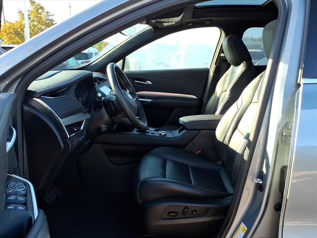 Thumbnail: 2023 Cadillac XT4 - 8