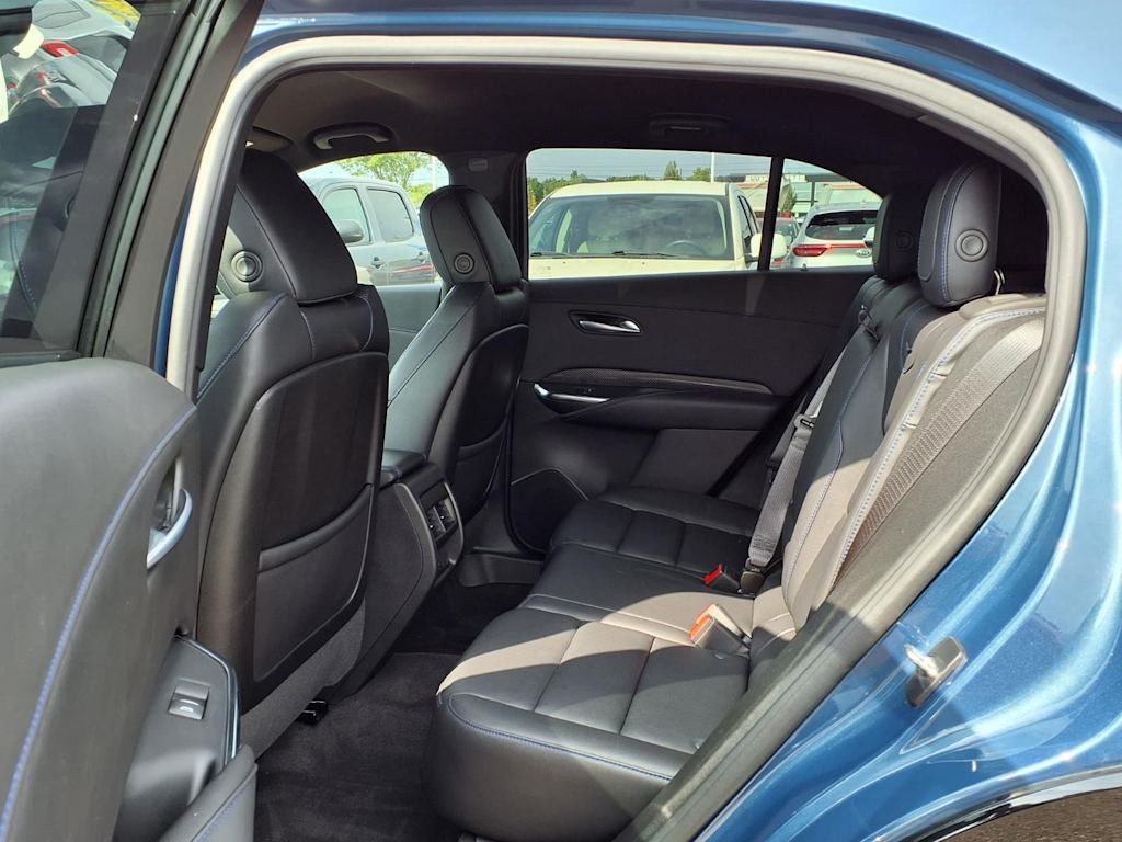 Thumbnail: 2024 Cadillac XT4 - 11