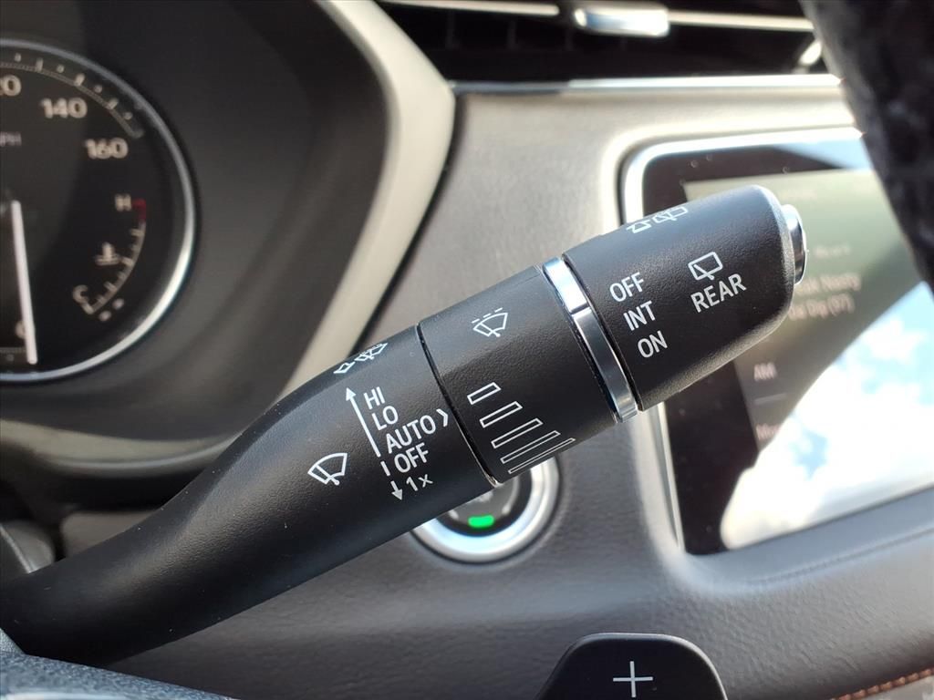 Thumbnail: 2023 Cadillac XT4 - 11