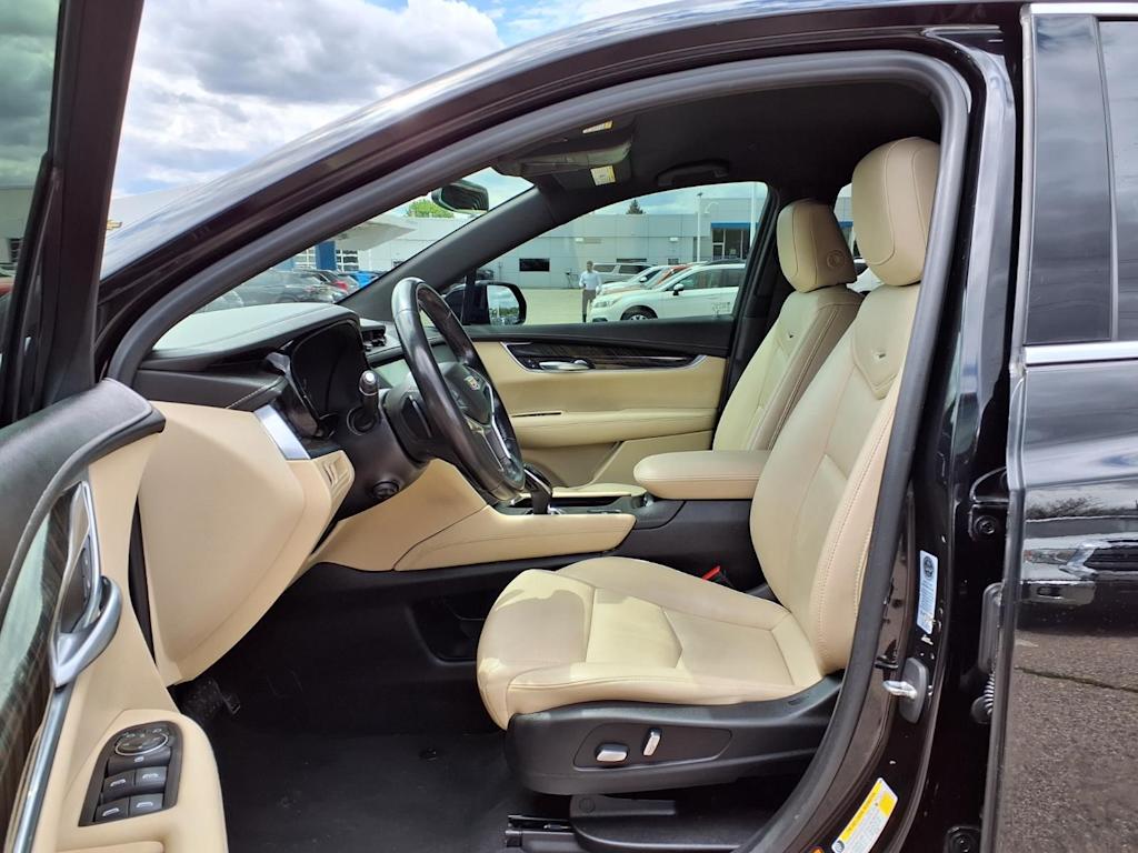 Thumbnail: 2019 Cadillac XT5 - 9