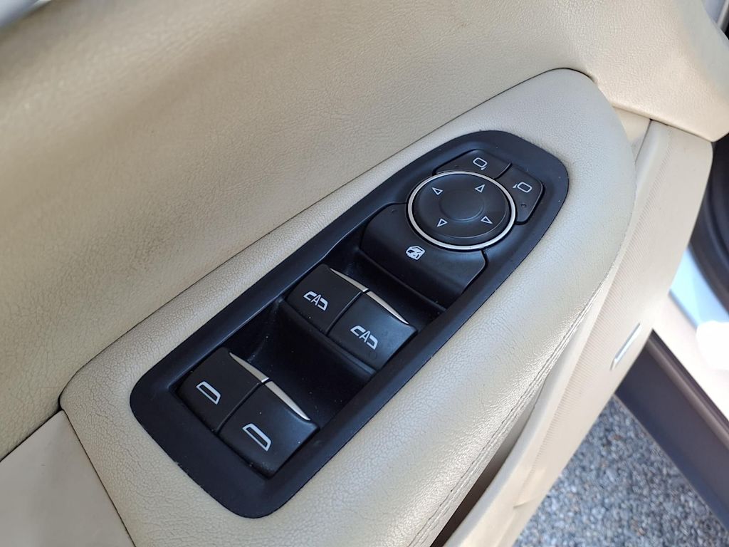 Thumbnail: 2019 Cadillac XT5 - 16