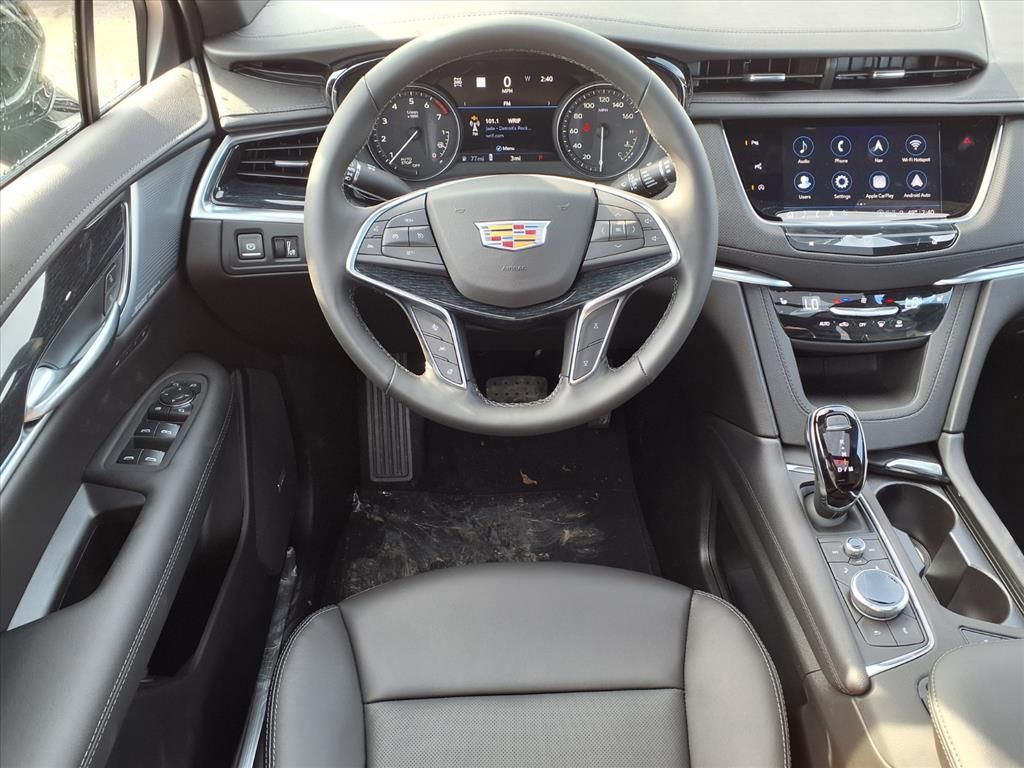 Thumbnail: 2026 Cadillac XT5 - 8