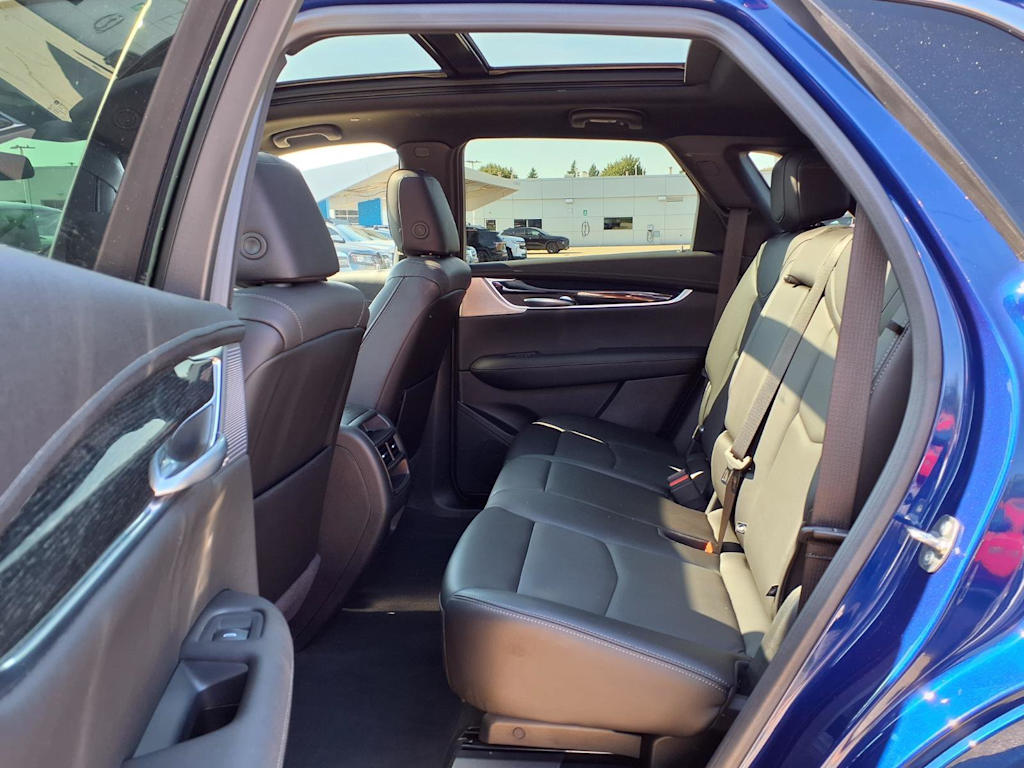 Thumbnail: 2024 Cadillac XT5 - 11