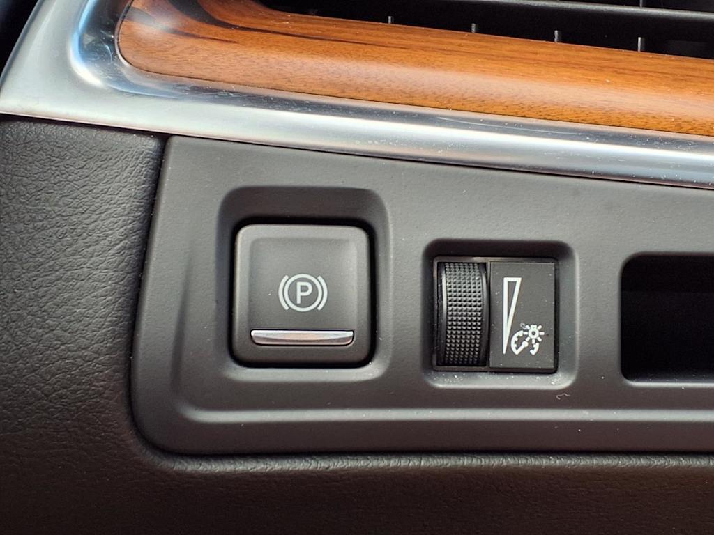 Thumbnail: 2024 Cadillac XT5 - 24