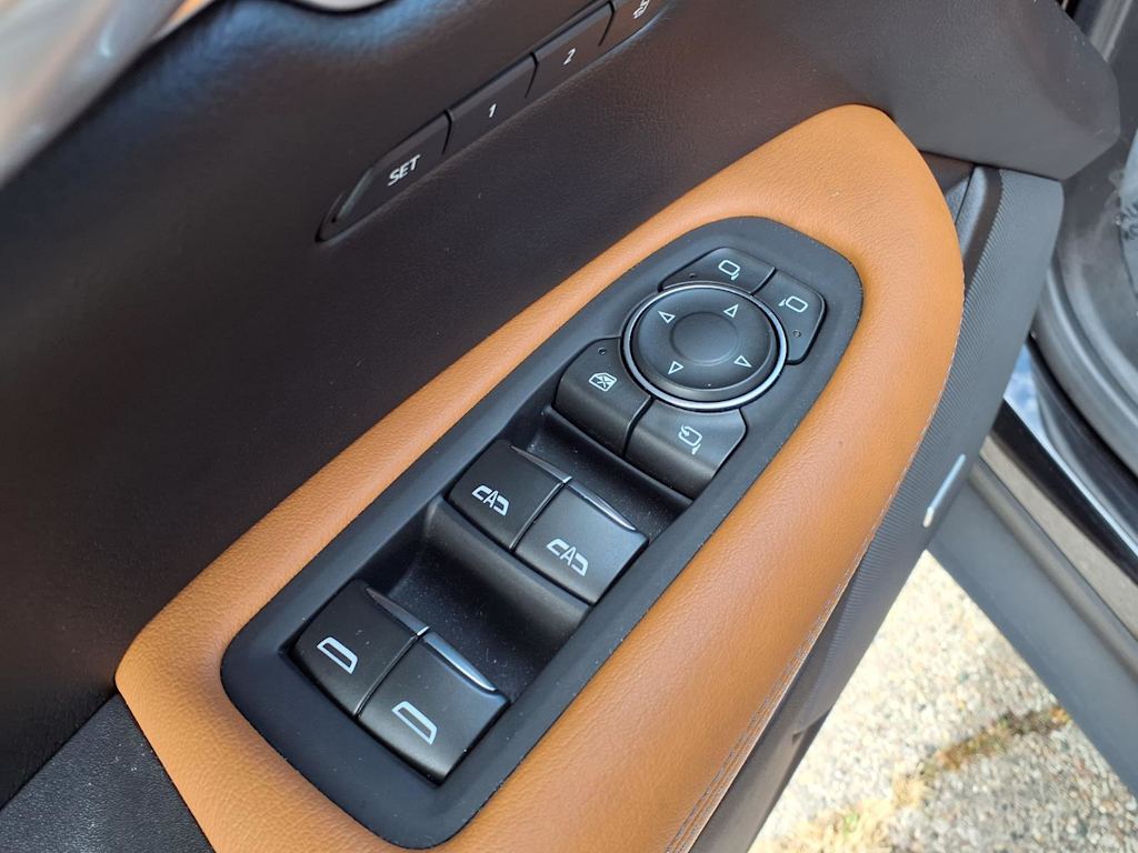 Thumbnail: 2024 Cadillac XT5 - 18