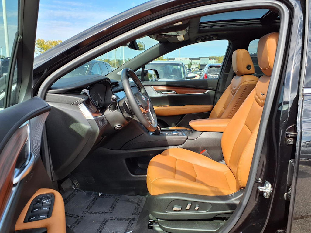 Thumbnail: 2024 Cadillac XT5 - 8