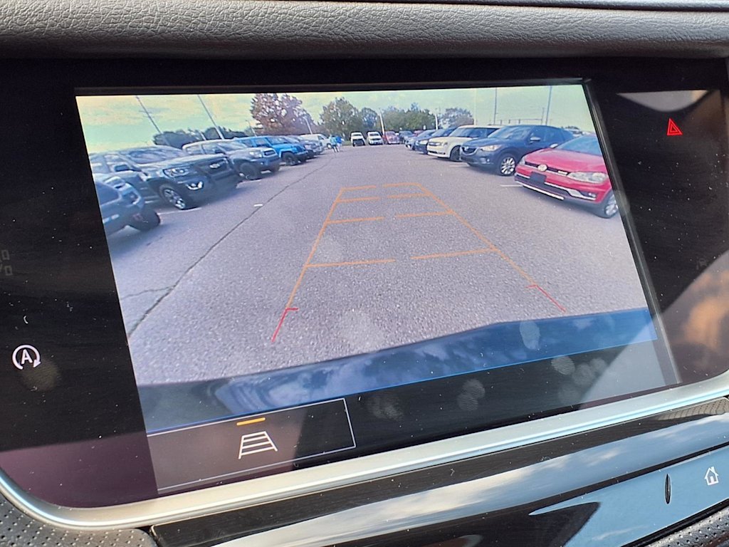 Thumbnail: 2024 Cadillac XT5 - 10