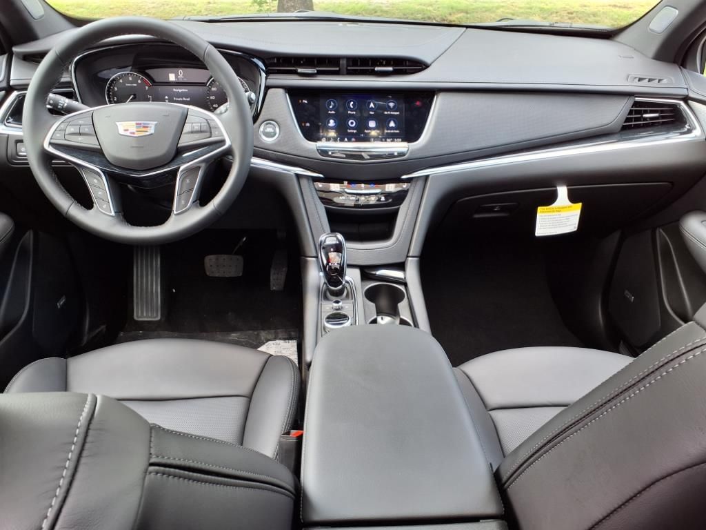 Thumbnail: 2025 Cadillac XT5 - 2