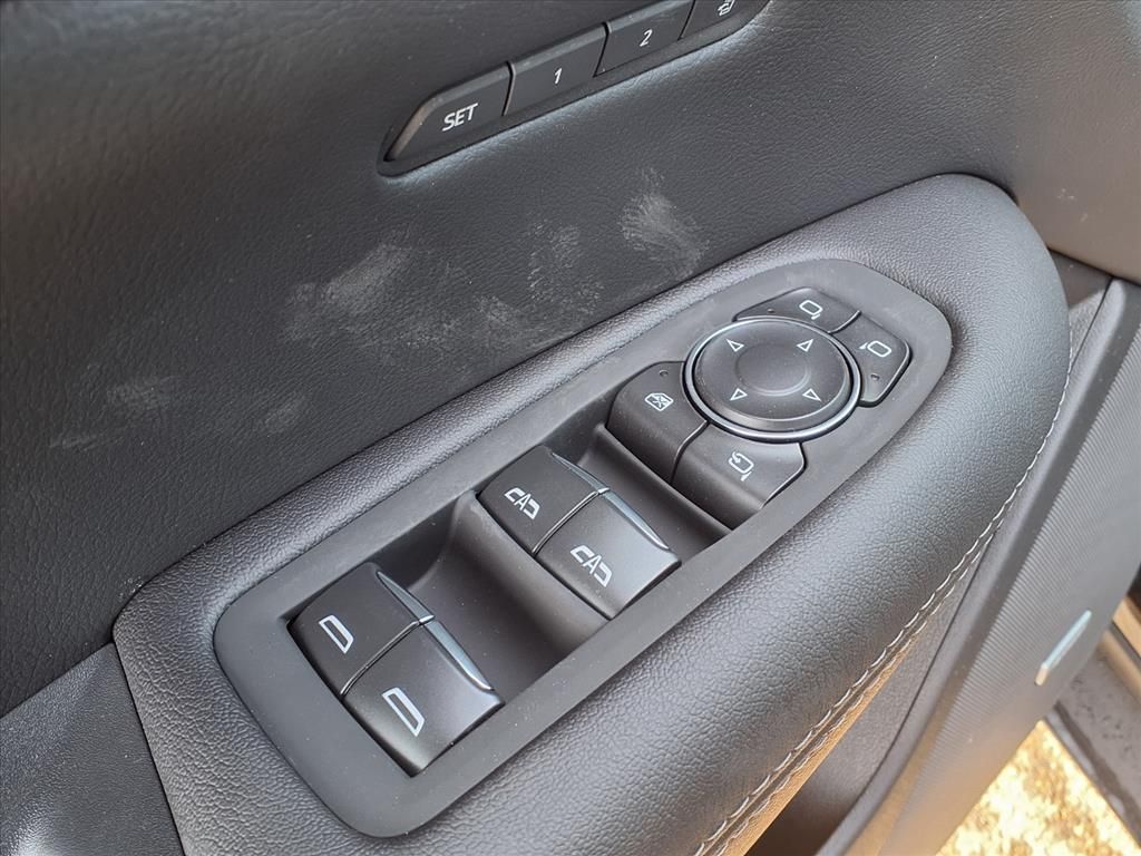 Thumbnail: 2026 Cadillac XT5 - 17