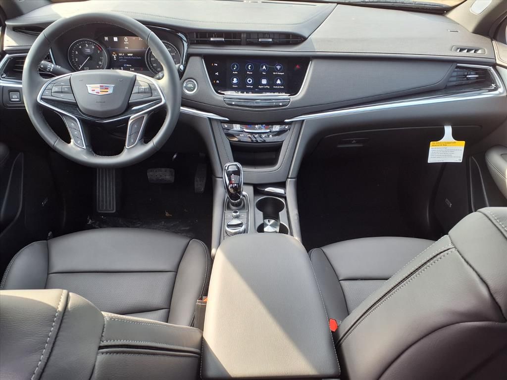 Thumbnail: 2026 Cadillac XT5 - 2