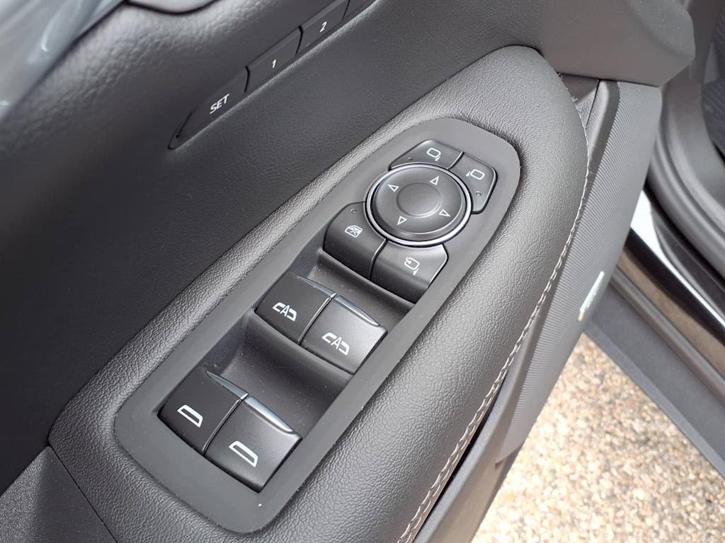 Thumbnail: 2026 Cadillac XT5 - 17