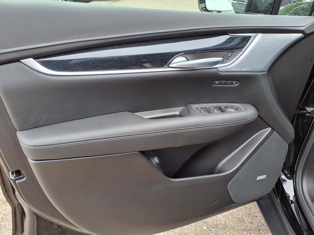 Thumbnail: 2026 Cadillac XT5 - 16