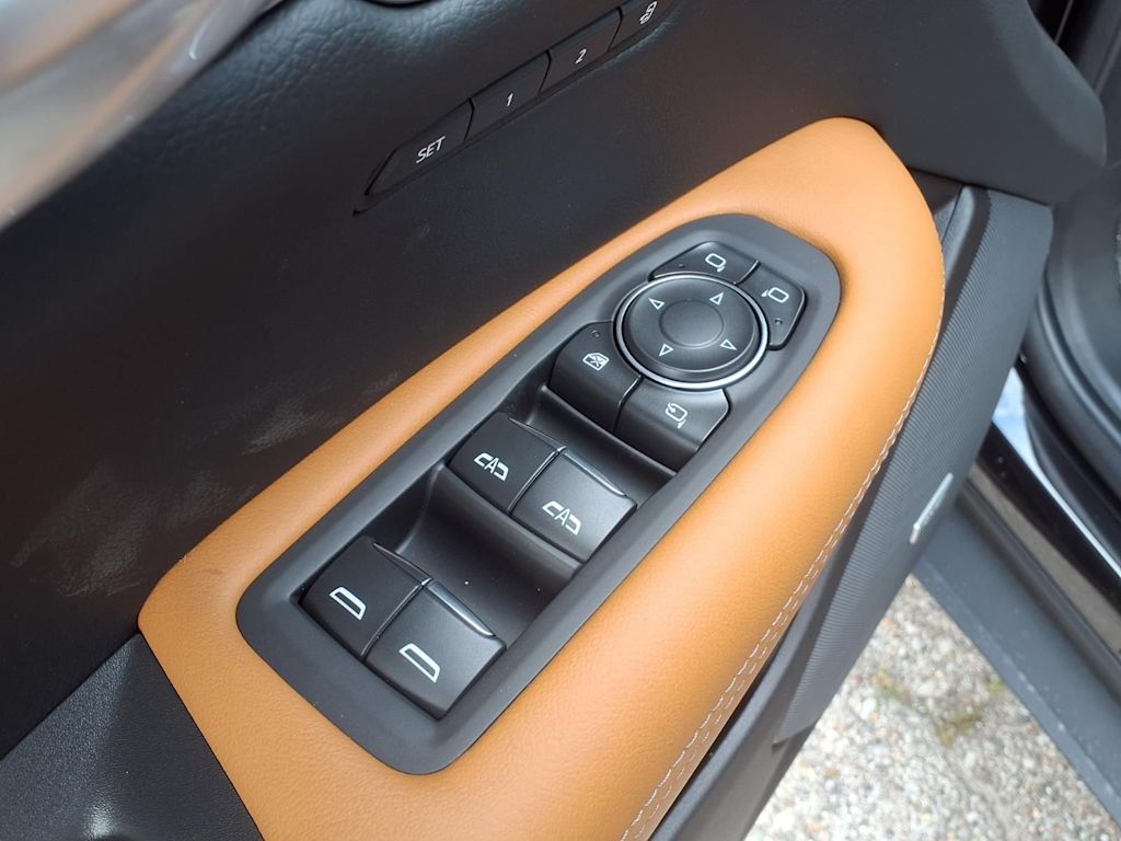 Thumbnail: 2026 Cadillac XT5 - 17