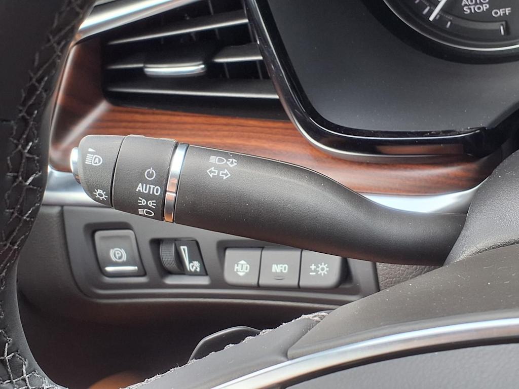 Thumbnail: 2026 Cadillac XT5 - 21