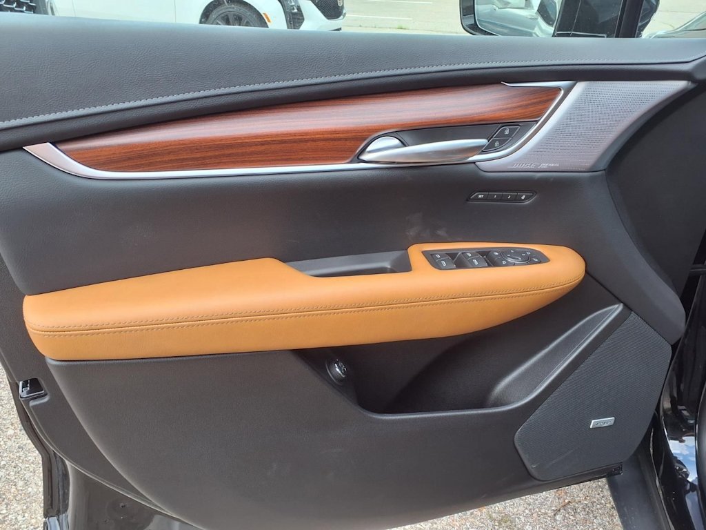 Thumbnail: 2026 Cadillac XT5 - 16