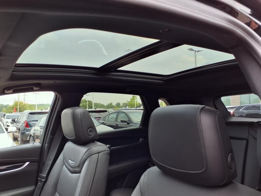 Thumbnail: 2025 Cadillac XT5 - 18