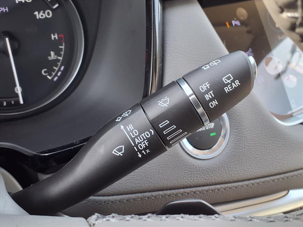 Thumbnail: 2026 Cadillac XT5 - 10