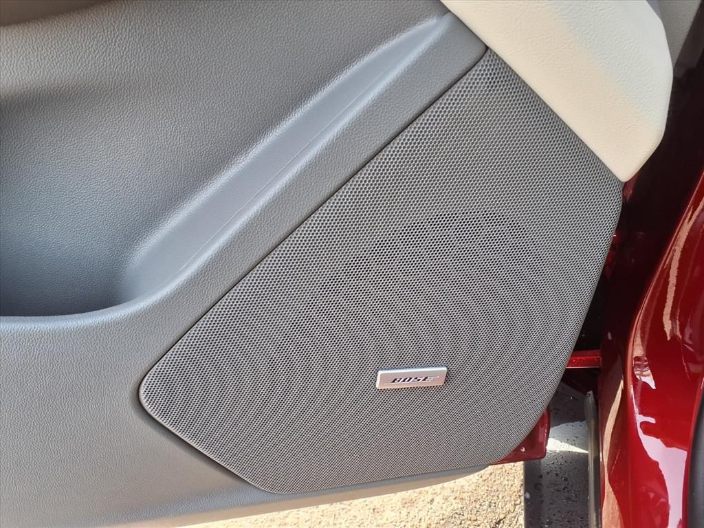 Thumbnail: 2026 Cadillac XT5 - 11