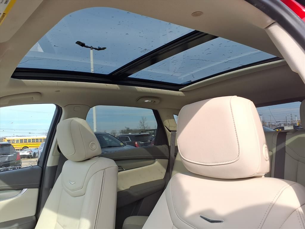 Thumbnail: 2026 Cadillac XT5 - 16