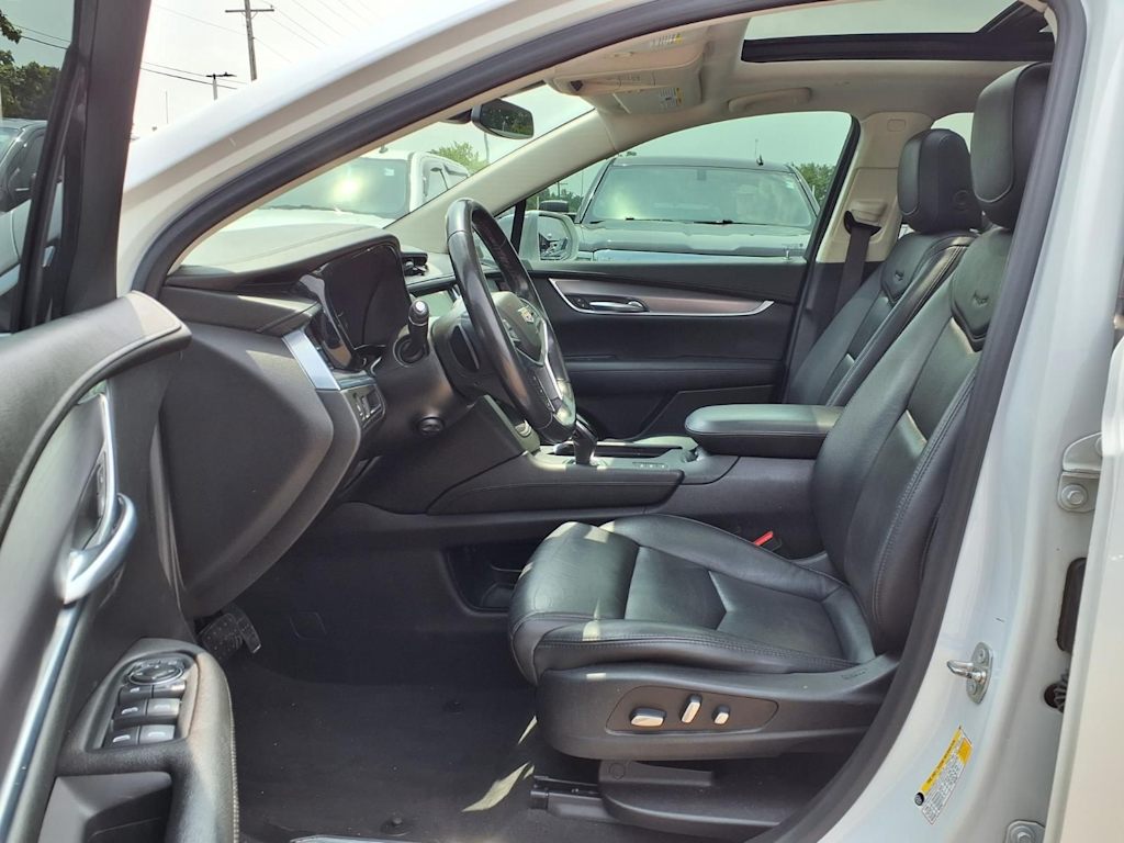Thumbnail: 2018 Cadillac XT5 - 10