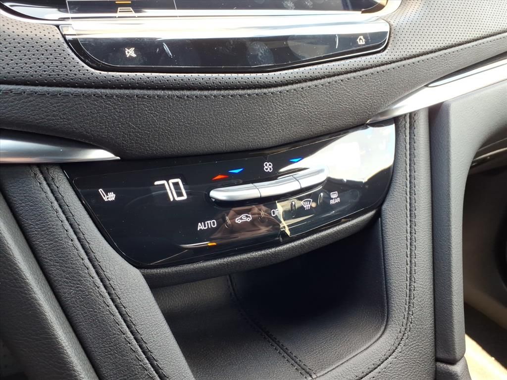 Thumbnail: 2025 Cadillac XT5 - 21