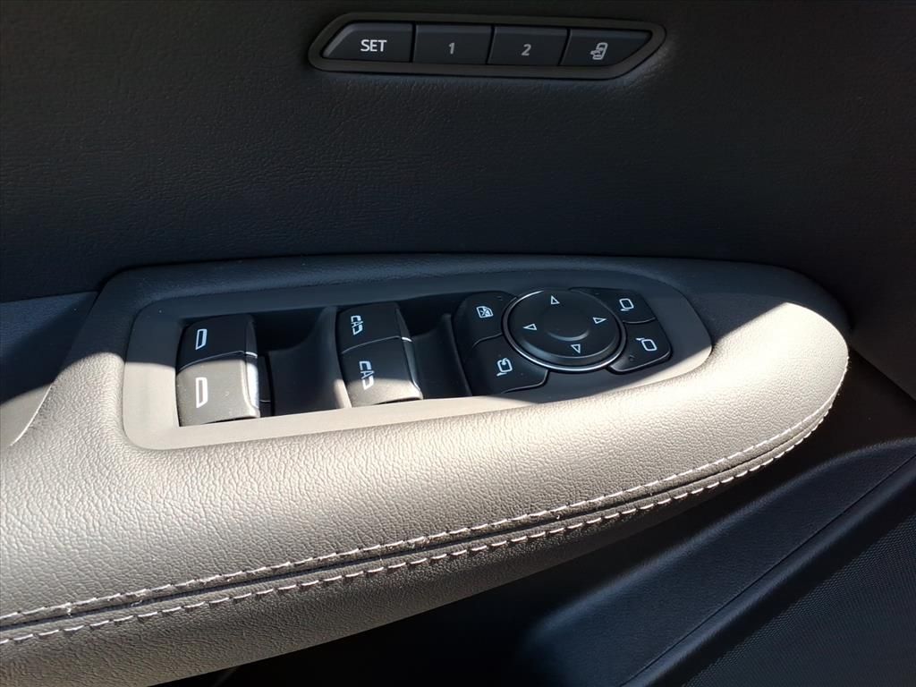 Thumbnail: 2025 Cadillac XT5 - 18