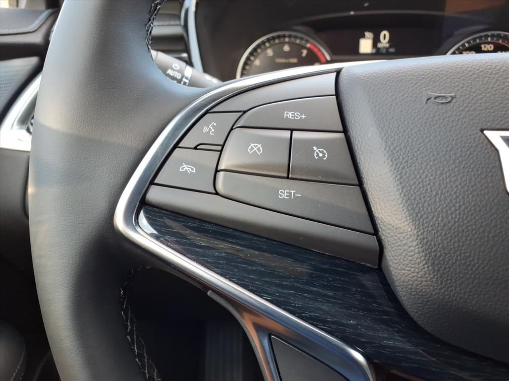 Thumbnail: 2025 Cadillac XT5 - 24