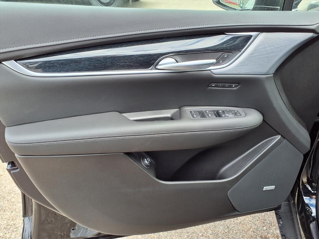 Thumbnail: 2026 Cadillac XT5 - 15