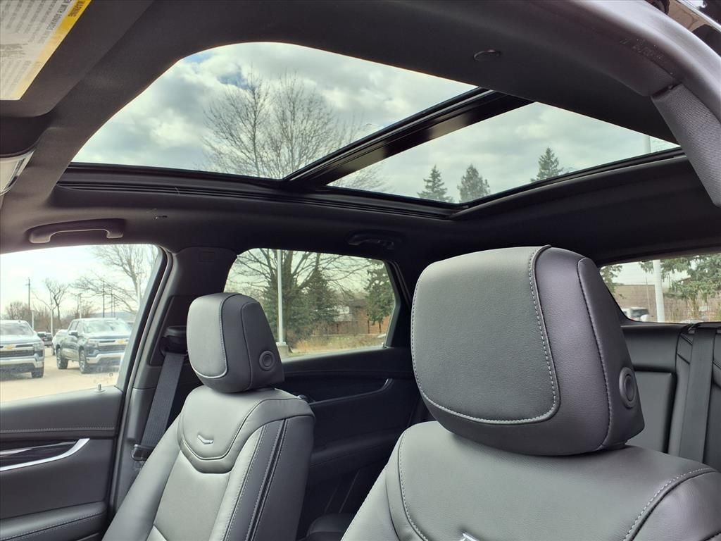 Thumbnail: 2026 Cadillac XT5 - 18