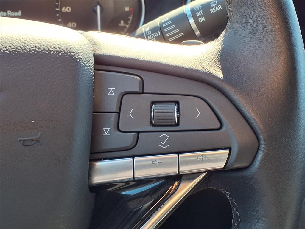 Thumbnail: 2025 Cadillac XT6 - 26