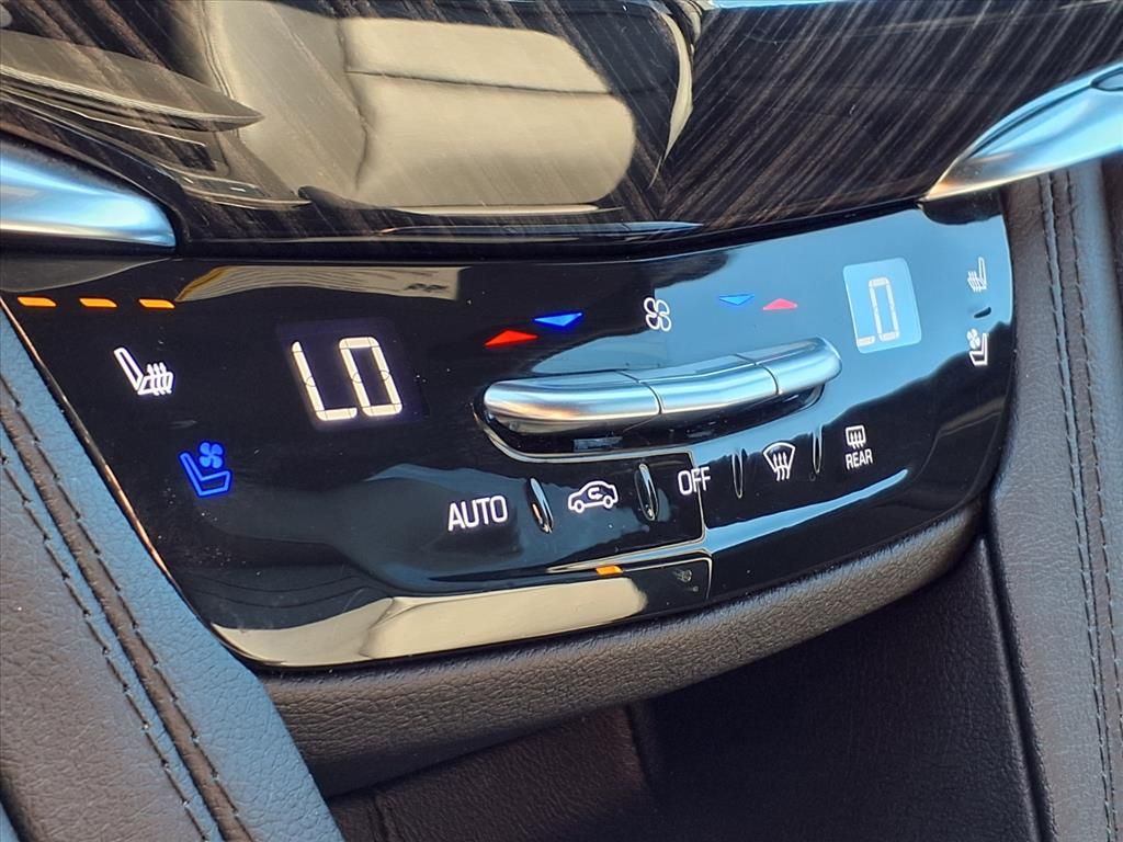 Thumbnail: 2025 Cadillac XT6 - 24