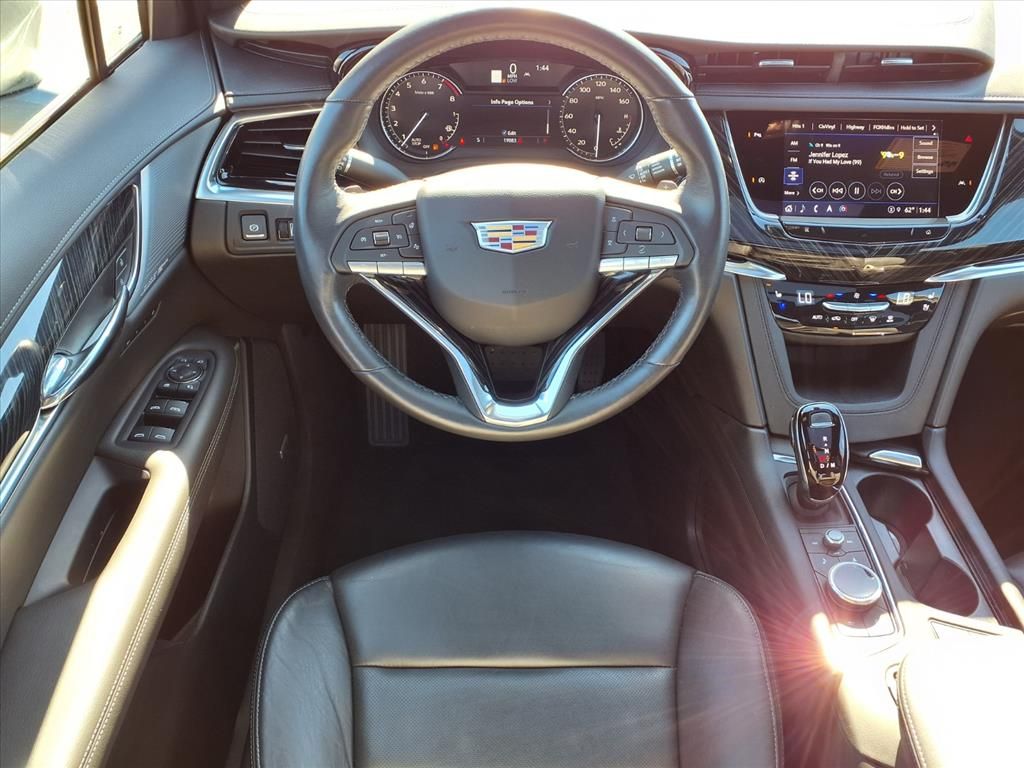 Thumbnail: 2025 Cadillac XT6 - 9