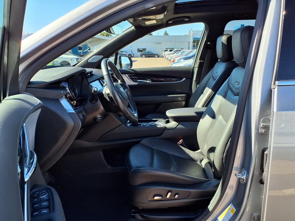 Thumbnail: 2025 Cadillac XT6 - 10