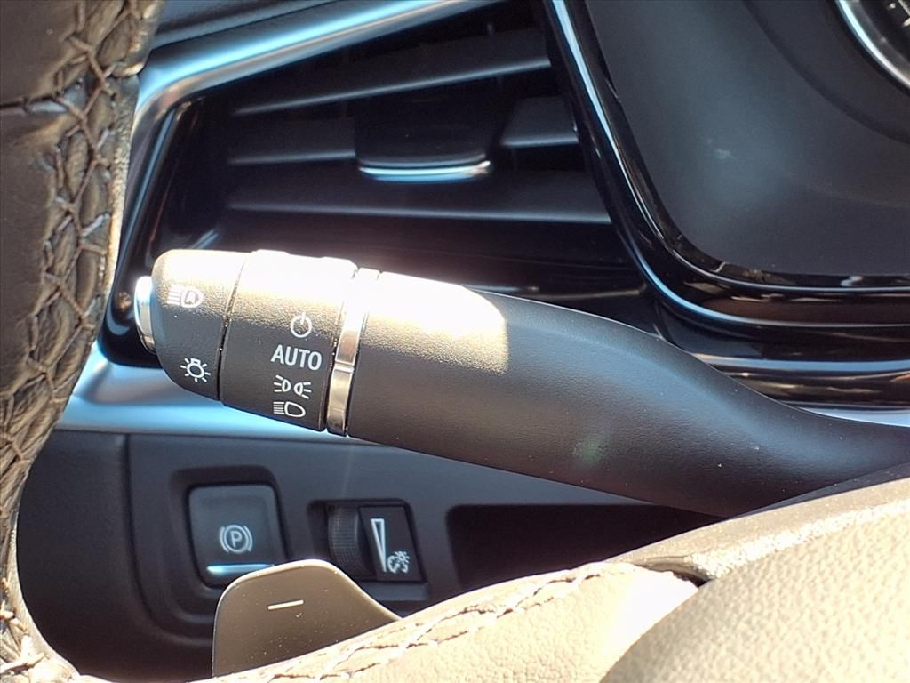 Thumbnail: 2025 Cadillac XT6 - 22