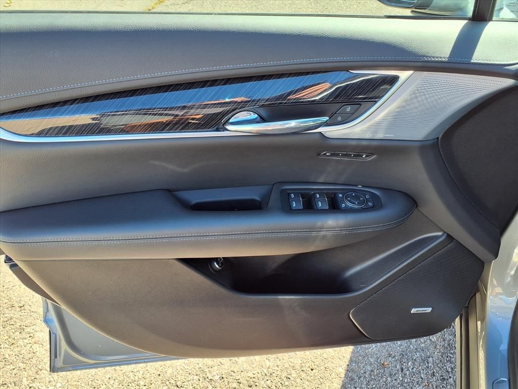 Thumbnail: 2025 Cadillac XT6 - 18