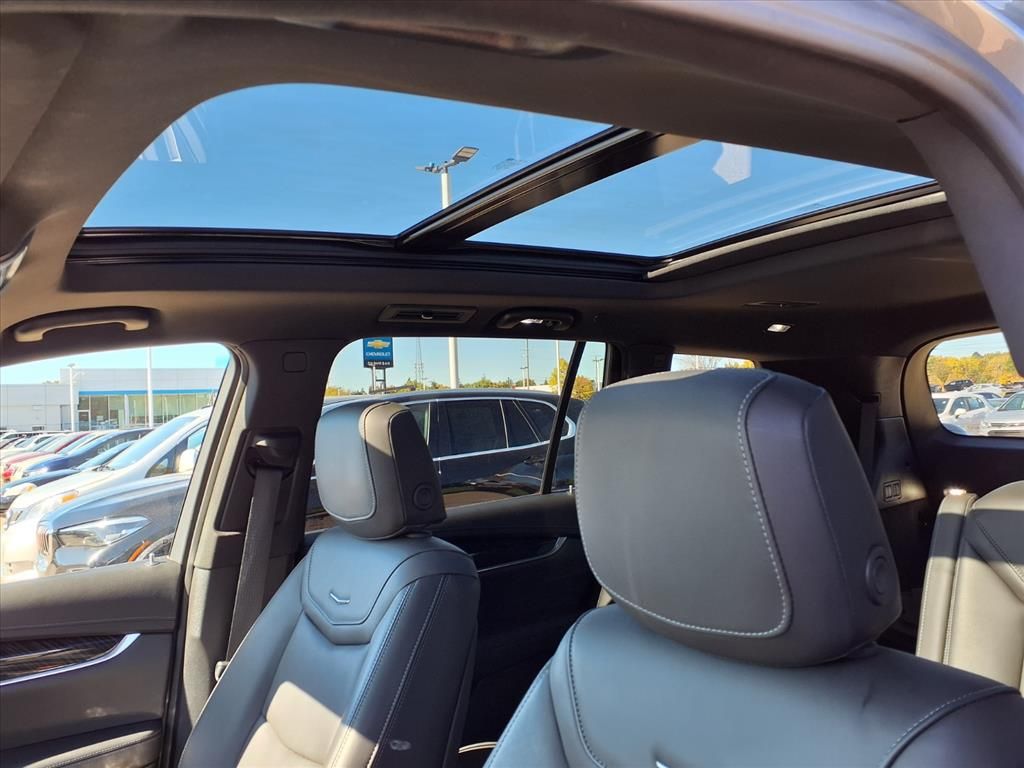 Thumbnail: 2025 Cadillac XT6 - 21