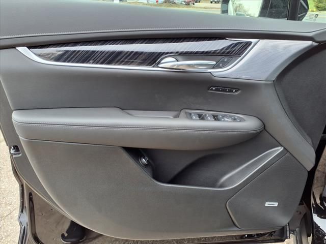 Thumbnail: 2025 Cadillac XT6 - 14