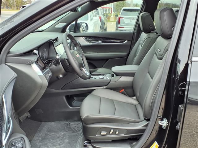 Thumbnail: 2025 Cadillac XT6 - 8