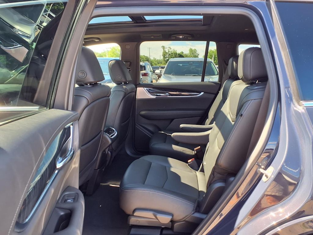 Thumbnail: 2024 Cadillac XT6 - 11